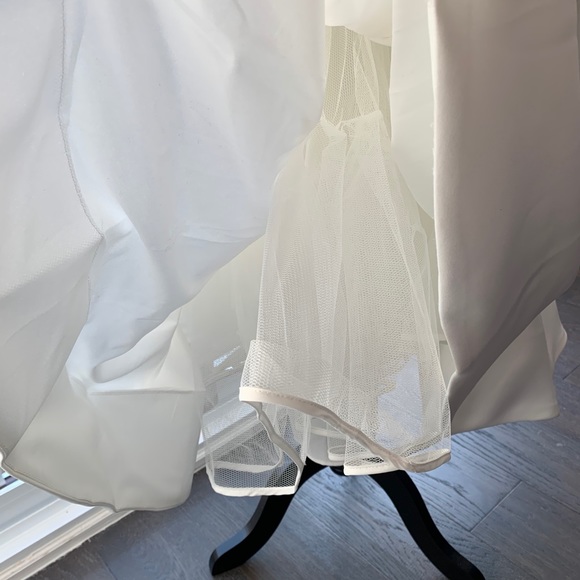 Terani Couture Wedding/Engagement Dress in White - Picture 8 of 12